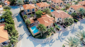Gold coast elegance with private pool